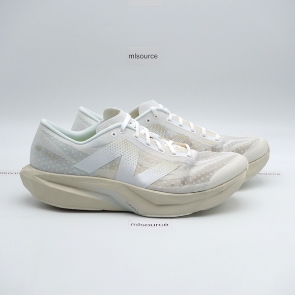 NEW Size 13 WIDE 2E Men's New Balance FuelCell Rebel v4 Running Shoes MFCXLJ4 - Picture 3 of 6